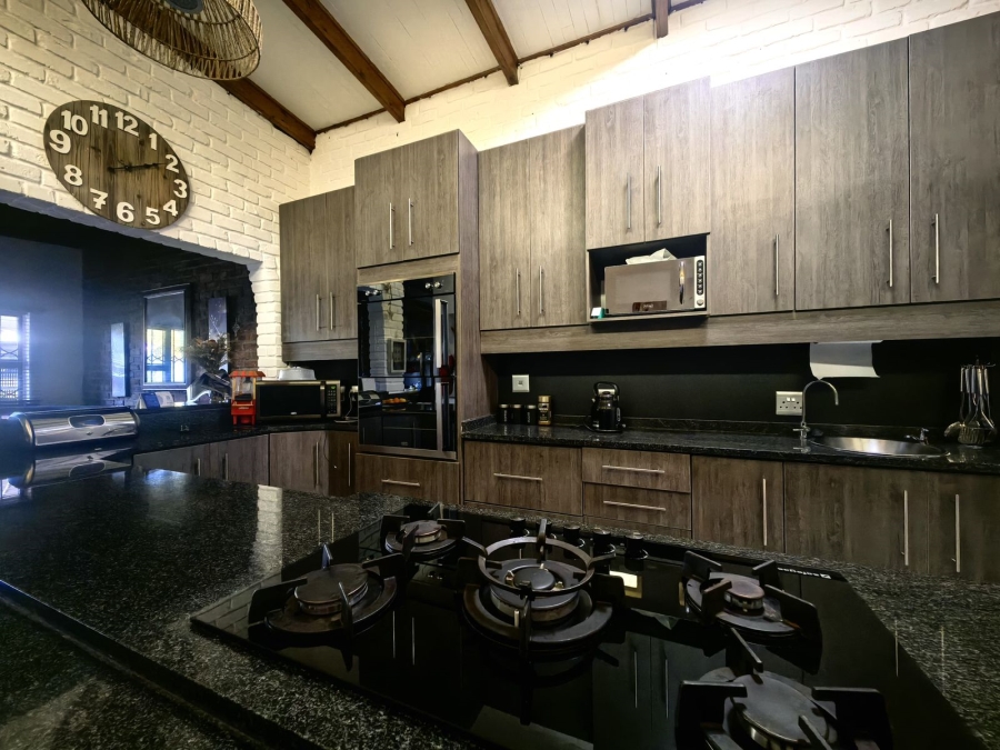 3 Bedroom Property for Sale in Safari Gardens North West
